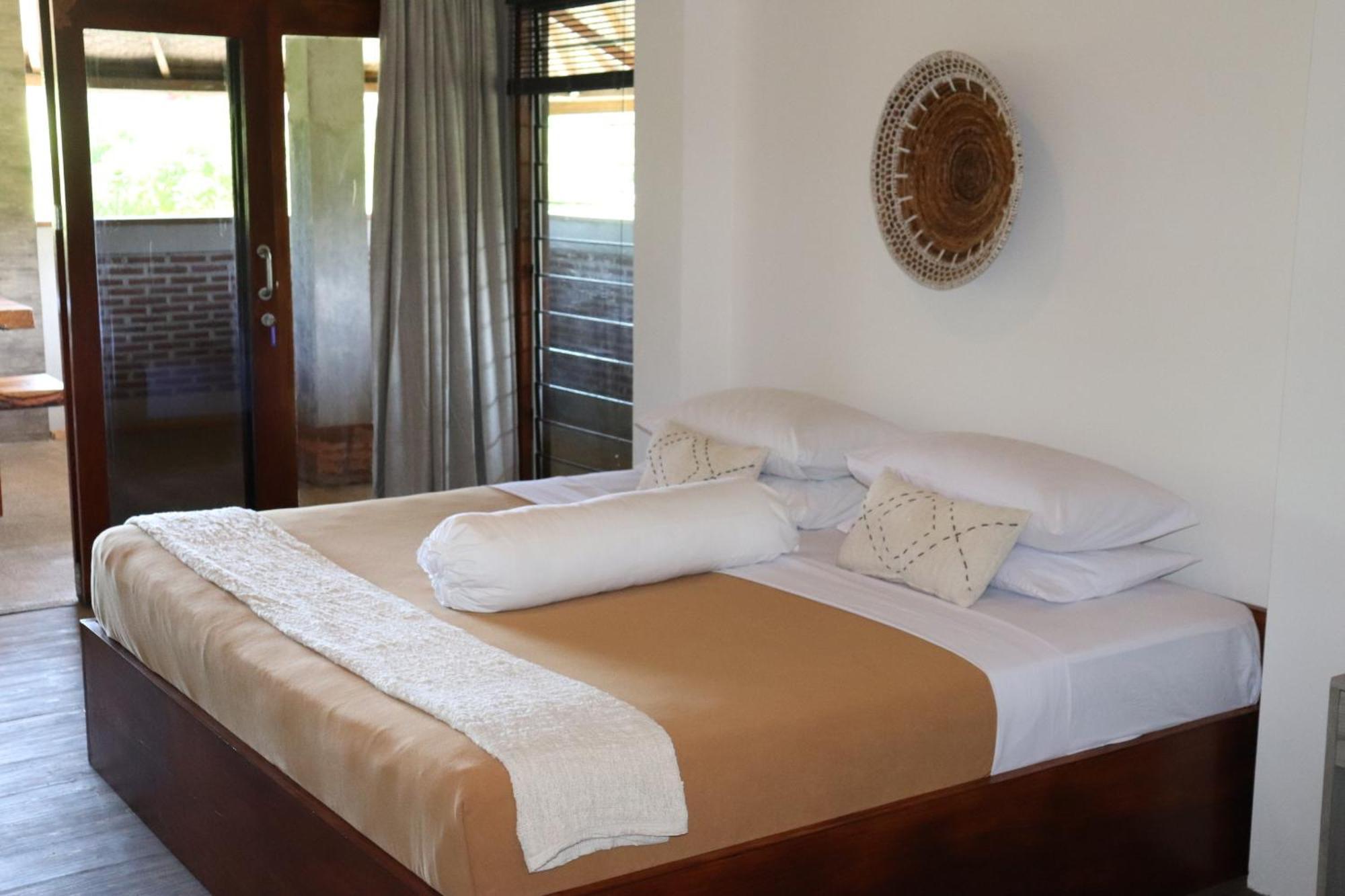 Baha Baha Villas West Sumbawa Yoyos - Free Yoga Class, Gym Daily Included For Guest - Fast Wifi Starlink Sekongkang Kültér fotó